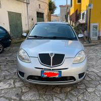  lancia y 1.2 con 110000 km