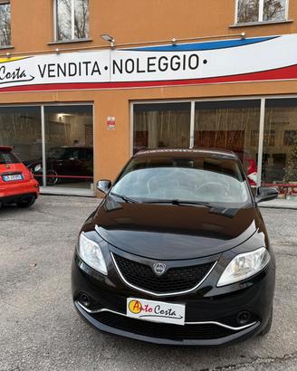 Lancia Ypsilon 1.3 MJT 95 CV 5Porte Gold E6