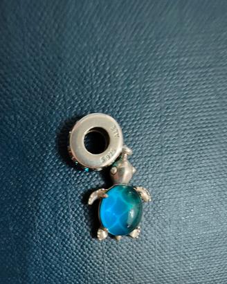 Charm pandora.