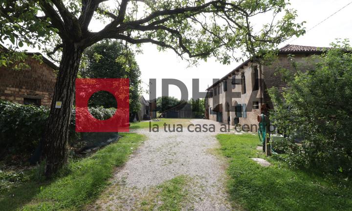 RUSTICO CON TERRENO AGRICOLO