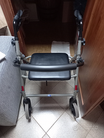 Girello deambulatore