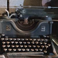 macchina da scrivere Olivetti M40