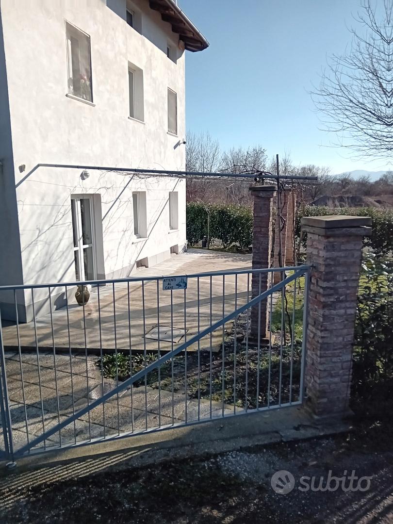 Rustico indipendente con giardino - Vista 2