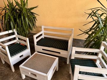 mobili da giardino divanetto e poltrone