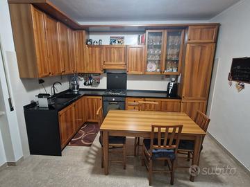 Cucina Euromobil massello color ciliegio