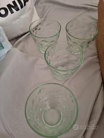 insalatiere, bicchieri, posate e altro