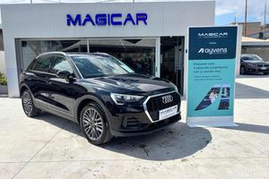AUDI Q3 35 TDI quattro S tronic Business Advance