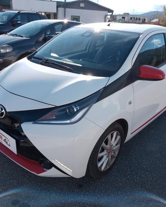 Toyota Aygo 1.0 VVT-i 69 CV 5 porte x-play