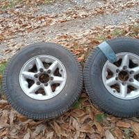 copertoni terrano nuovi con cerchi