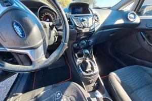Titolo SuggeritoFord Fiesta 1.4 GPL 5p. Titanium 