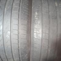 2 pneumatici Pirelli 235/55/18 60 euro