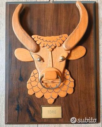 Quadro toro legno in rilievo