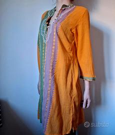 Tunica caftano etnico arancione con ricami e perli