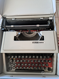 Macchina da scrivere OLIVETTI DORA