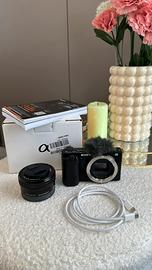 Sony ZVE10 + obiettivo 16-50 OSS
