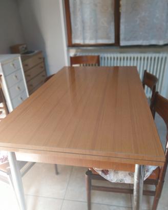 Tavolo in formica allungabile + cassettiera  