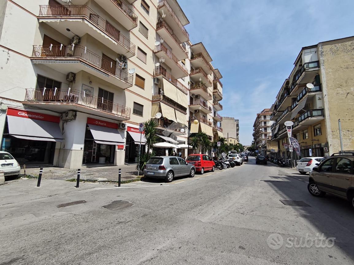 5 LOCALI A CASTELLAMMARE DI STABIA - Vista 6