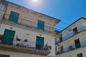 Appartamento trilocale in centro ad aversa