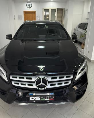 MERCEDES- BENZ GLA 200 D 136CV AMG PREMIUM PLUS 4M