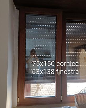  finestra ad una anta, con sistema vasistas