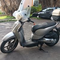 Scarabeo 200