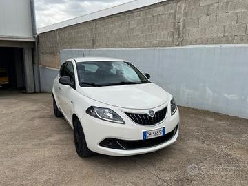 Lancia Ypsilon 1.0 Hybrid Gold | 2022