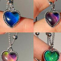 collana cambia colore in base al umore