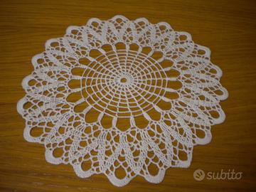 CENTRI REALIZZATI A MANO. MOTIVO E DIMENSIONI VARI