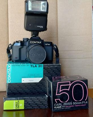 Fotocamera reflex motorizzata Contax 167MT