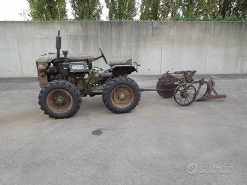 Trattore Slanzi 17 cv con seminatrice ed aratro