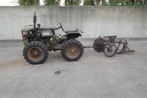 Trattore Slanzi 17 cv con seminatrice ed aratro
