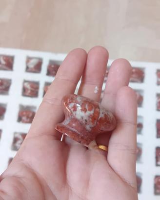 pomelli bottone marmo rosso
