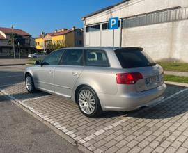 Audi A4 2.0 TDI S-line