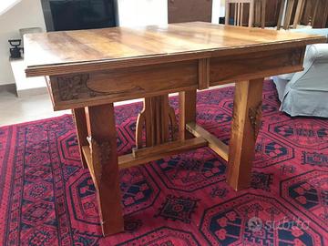 Tavolo antico in legno del 1900