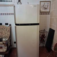 Frigorifero Sharp SJ-PT520R-B