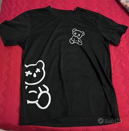 T-shirt nera taglia M