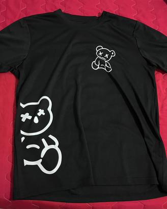 T-shirt nera taglia M