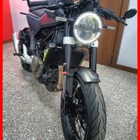 Husqvarna svartpilen 401 *incluso passaggio* rate