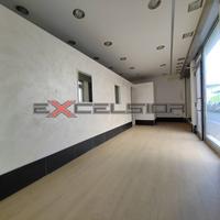 CAVARZERE: locale commerciale