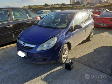 Opel corsa 1200 benz 2010 ricambi