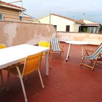 Cecina Mare, TRILOCALE grande terrazza e p.auto