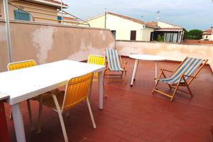 Cecina Mare, TRILOCALE grande terrazza e p.auto