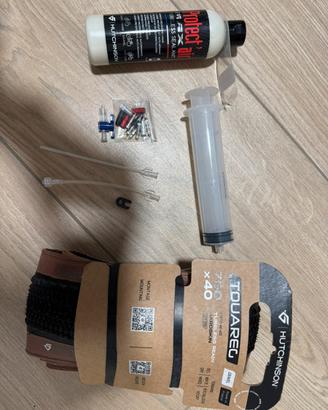 Kit Pneumatico bici gravel e liquido protettivo