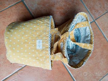 Due pochette colore giallo richiudibili 