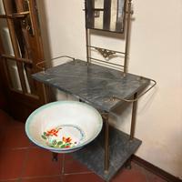 Lavabo antico da camera con marmo e specchio