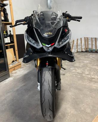 Aprilia tuono v4 factory