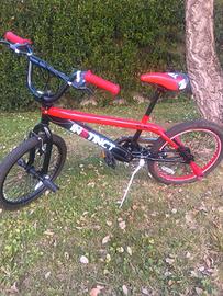 BMX Instinct rossa e nera
