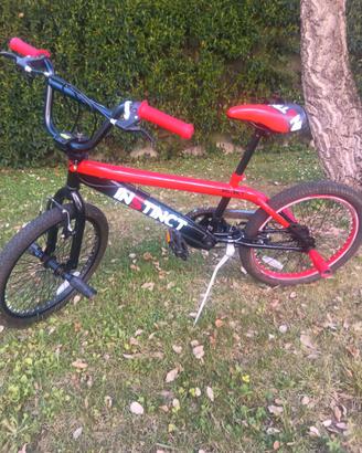 BMX Instict rossa e nera