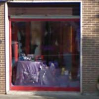 vetrina negozio profumeria 