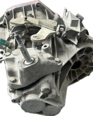 Vendiamo cambio Dacia Duster 2014 1.5 dci